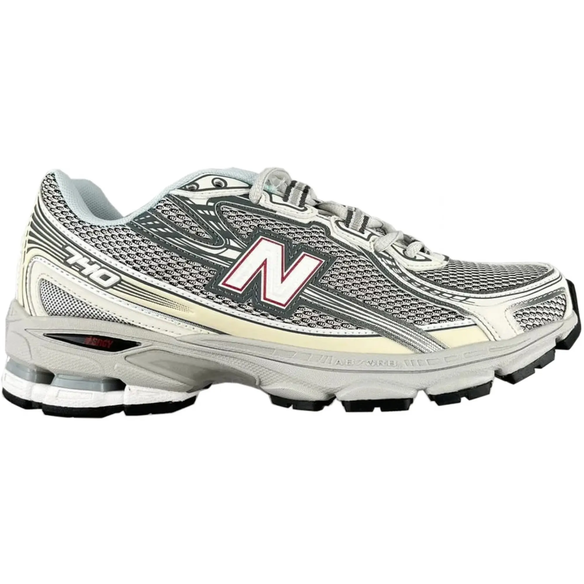740 new balance prezzo store