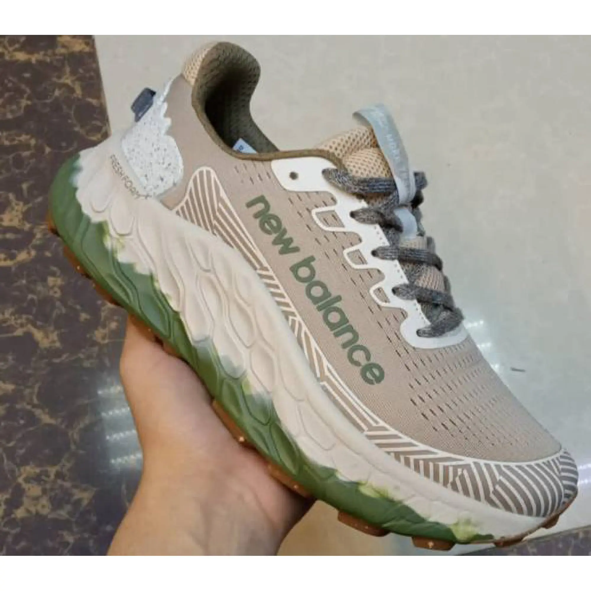 New Balance Fresh Foam More Trail V3 Beige Green New Balance